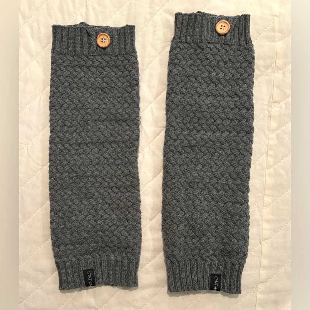 Cynthia Rowley, Gray Knit Leg Warmers with Brown Button Accent